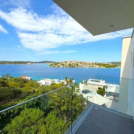 Aurea Lux - Exclusive Private And Infinity Pool Villa *