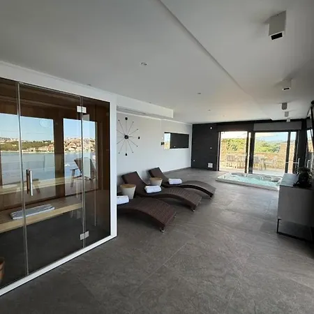 Villa Aurea Lux - Exclusive Private And Infinity Pool Podglavica