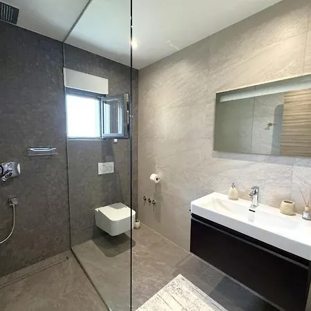 Aurea Lux - Exclusive Private And Infinity Pool Podglavica