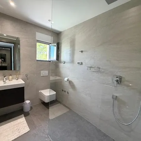 Aurea Lux - Exclusive Private And Infinity Pool Villa Podglavica