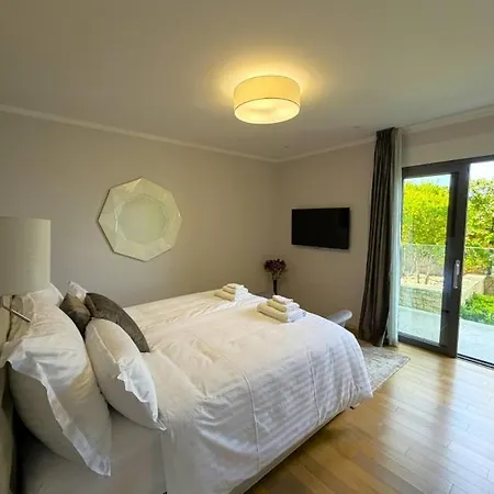 Aurea Lux - Exclusive Private And Infinity Pool Villa *